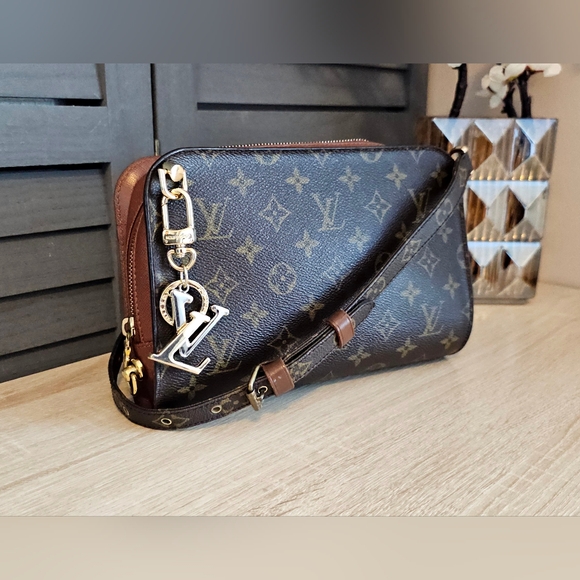 Authentic LOUIS VUITTON Monogram Orsay Clutch Crossbody Bag - Picture 15 of 15